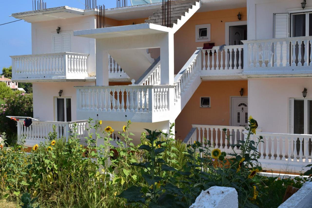 Red Sun Apartments Амуді Екстер'єр фото